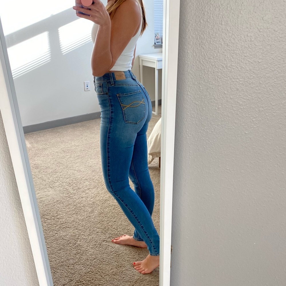 A&F Ultra High Rise Super Skinny Jeans 25/0R
